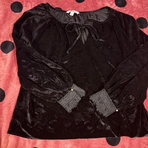 The Pioneer Woman Black Embossed Velvet Blouse with Lace Cuffs Size Large